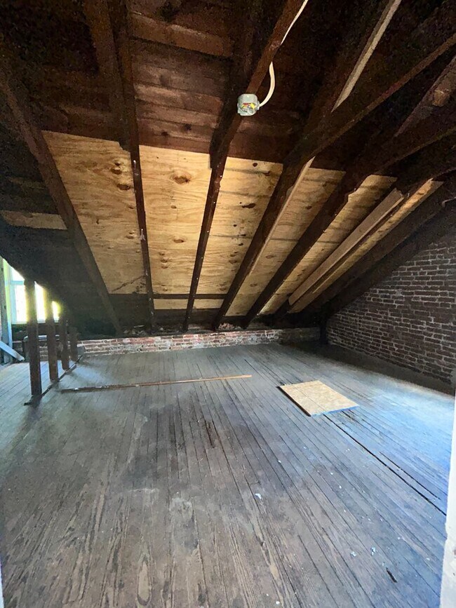 Building Photo - 648 Stuyvesant Ave