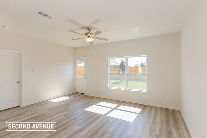 Building Photo - 9617 Teton Vis Dr