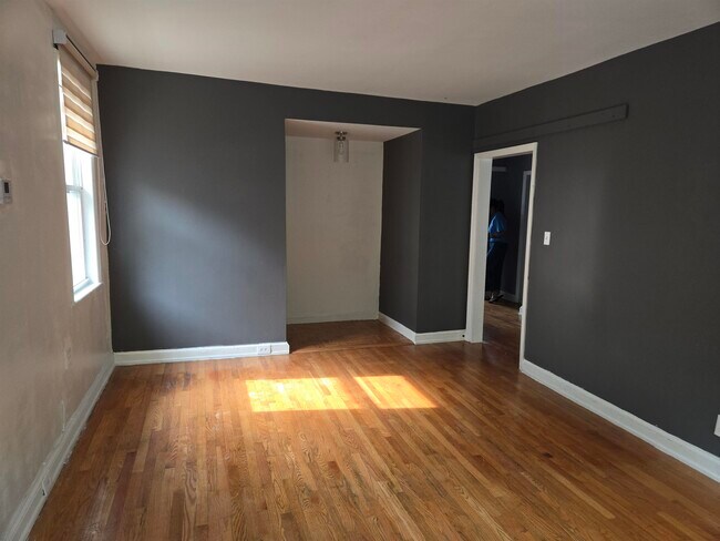 Building Photo - 225 79th St
