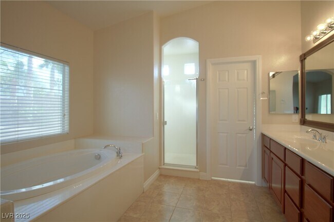 Building Photo - 8337 Christinas Cove Ave