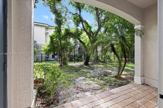 Building Photo - 2779 SW 82nd Ave