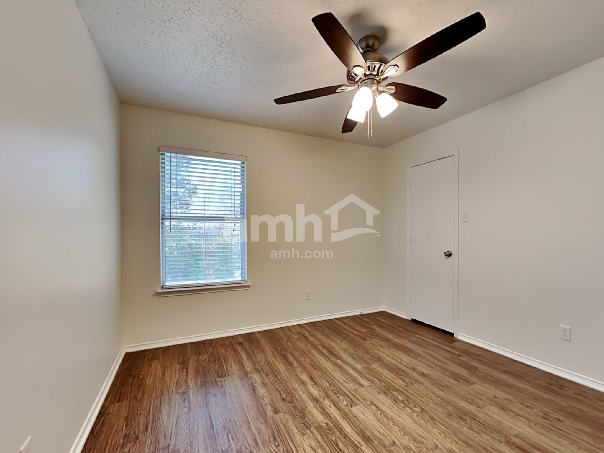 Building Photo - 302 Tioga Dr
