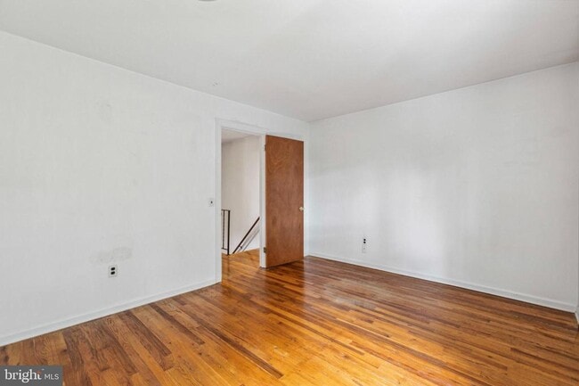 Building Photo - 5 Cornwallis Square