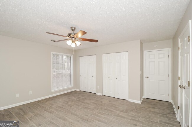 Building Photo - 3204 Rimrock Dr