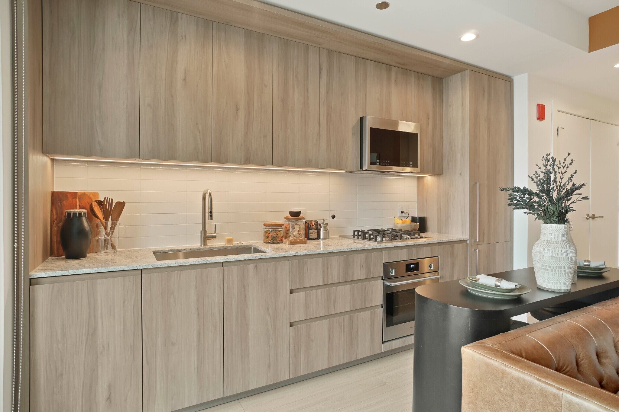 Building Photo - 384 N Union Ave