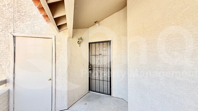 Building Photo - 11666 N 28th Dr