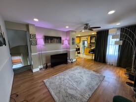 Building Photo - 18 Plimpton Ave
