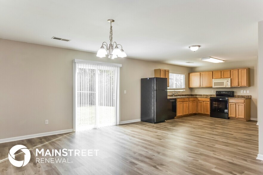 Building Photo - 138 Whitestone Dr NE