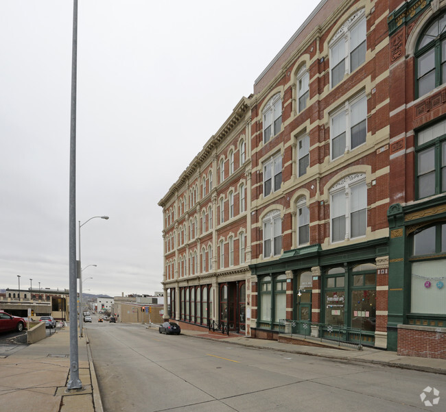 Building Photo - Fourth Street Lofts