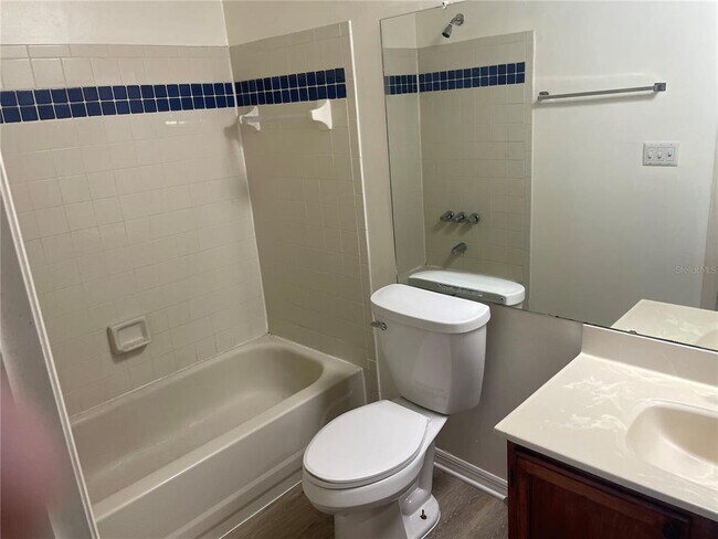 Building Photo - 3210 Clubside Dr