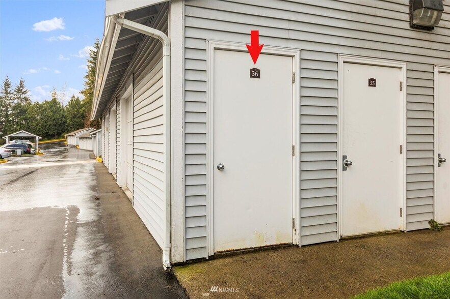 Building Photo - 23335 Cedar Way