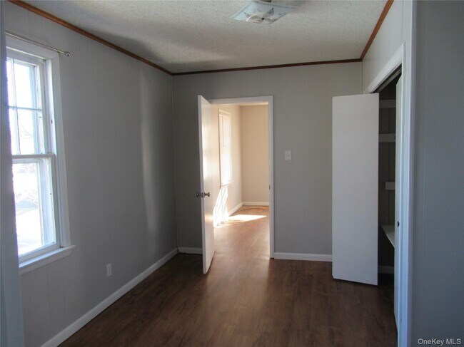 Building Photo - 26 Glass St