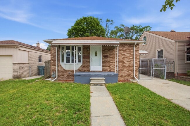 Building Photo - SPECTACULAR 3 BED/1 BATH IN LOVELY LINCOLN PARK! APPLY NOW!