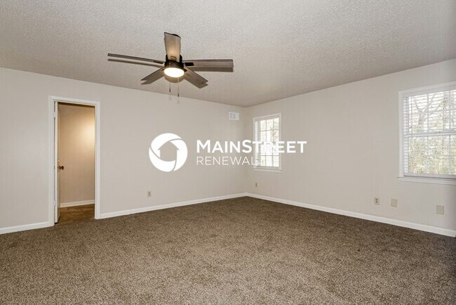Building Photo - 4 Bedroom Pet-Friendly Home in GERMANTOWN, TN with Main Street Renewal