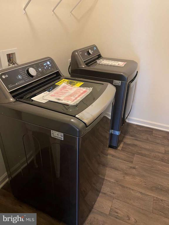 Building Photo - 725 Coastal Ave