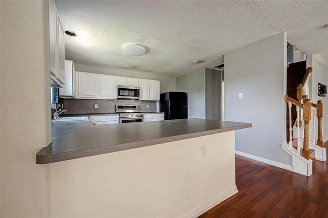 Building Photo - 18110 Shallow Leaf Ln