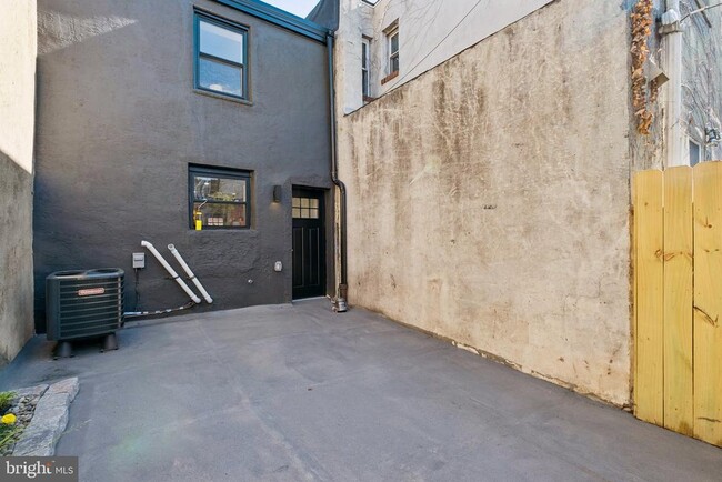 Building Photo - 924 Cantrell St