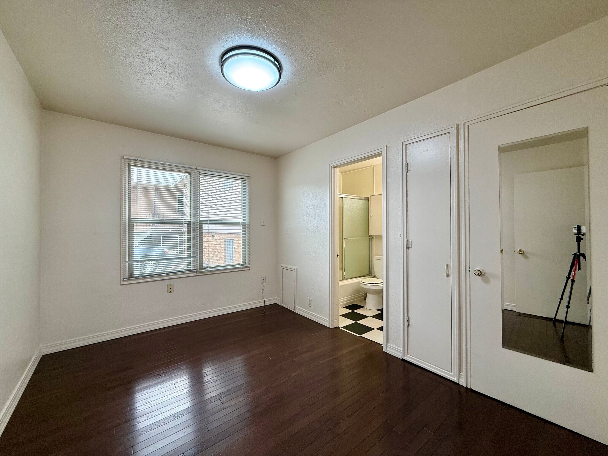 Building Photo - 1151 Belford Ave