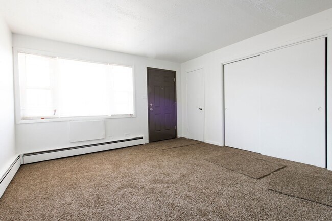 Building Photo - 8640 S Ingleside