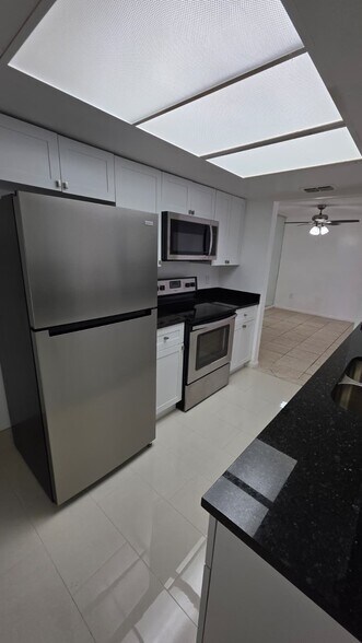 Building Photo - 4357 Aqua Vista Dr