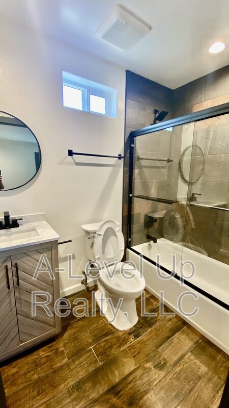 Building Photo - 2341 S 3rd Ave