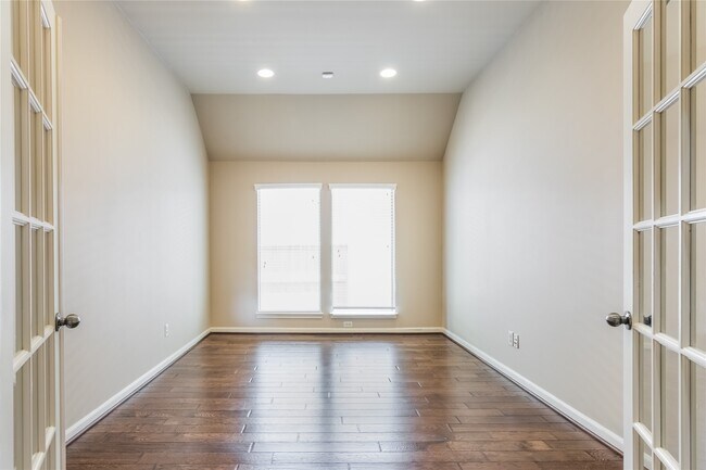 Building Photo - 26519 Longleaf Valley Dr