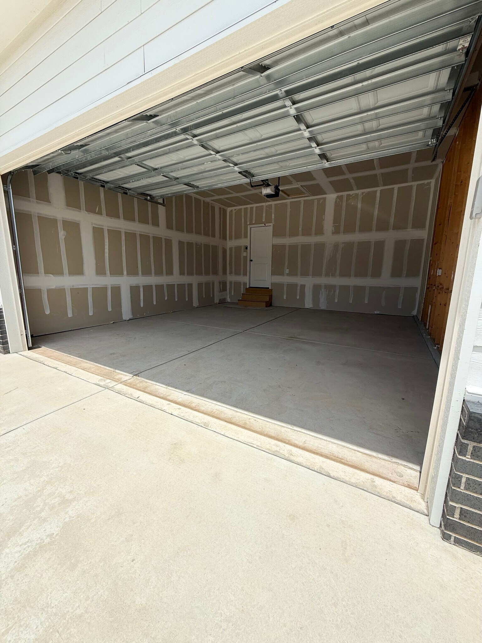 Building Photo - 5270 Pinecrest Ct N
