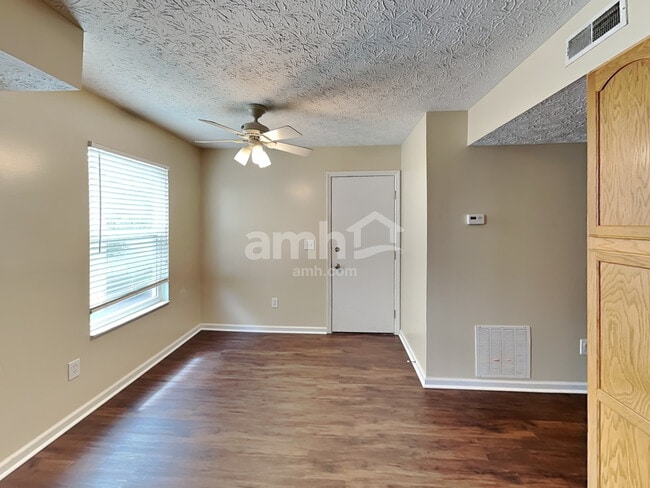 Building Photo - 3848 Sugarbark Dr