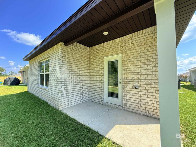 Building Photo - 32694 Revere Dr