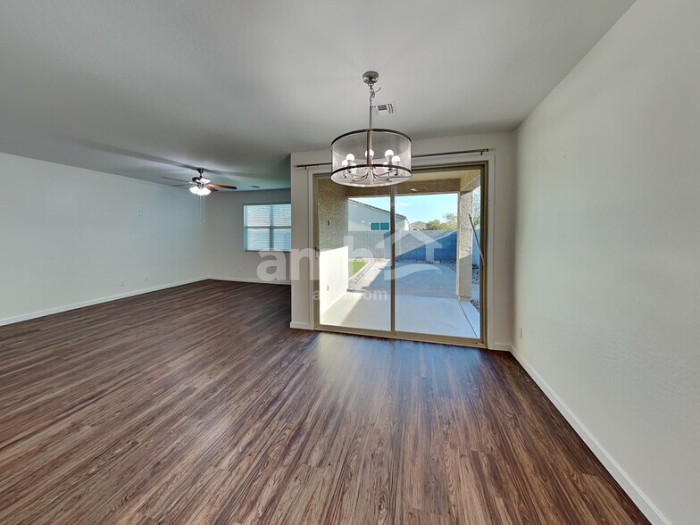 Building Photo - 7161 E Bobwhite Ct