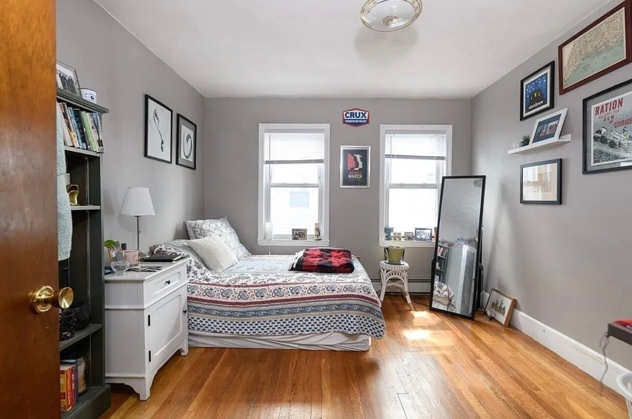 Building Photo - 30 Adrian St