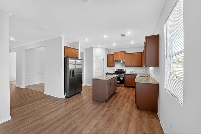 Building Photo - 233 Bloomfield Cir