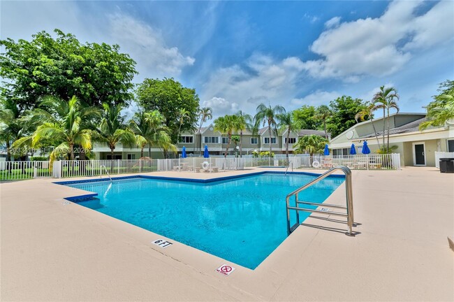 Building Photo - 17485 NW 67th Ct