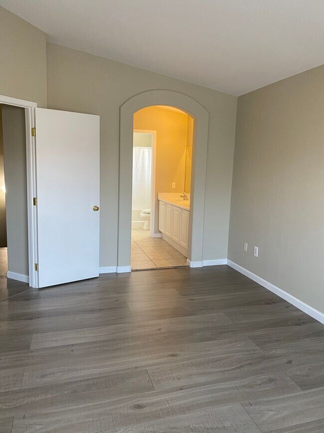 Building Photo - 9318 Square Dance Pl