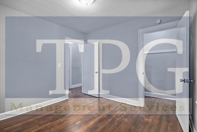 Building Photo - 1825 E 67th St