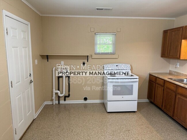 Building Photo - 5200 John Hall Rd