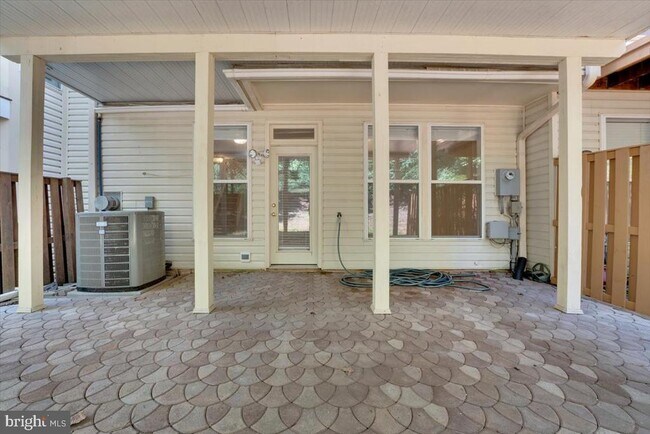 Building Photo - 47698 Loweland Terrace
