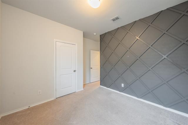 Building Photo - 561 Concho St
