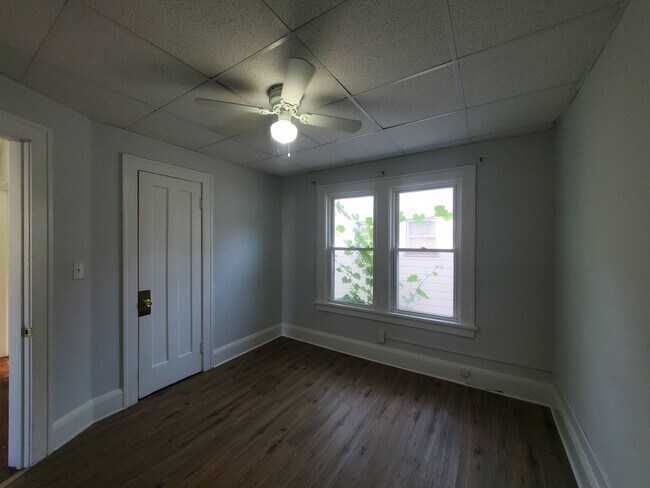 Building Photo - 15711 Grovewood Ave