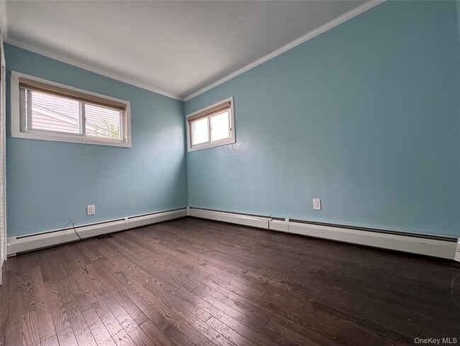 Building Photo - 5 Meander Ln