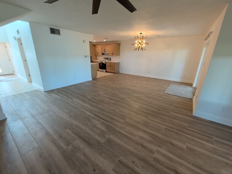 Building Photo - 1286 N Seagull Pt