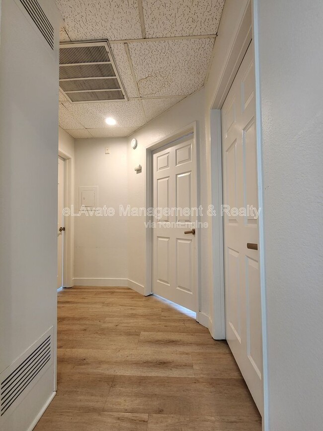 Building Photo - 14625 Dickens St