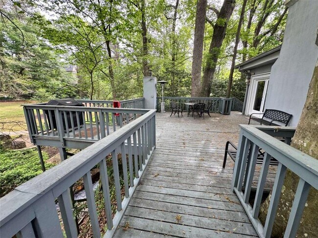 Building Photo - 3201 Lenox Rd NE