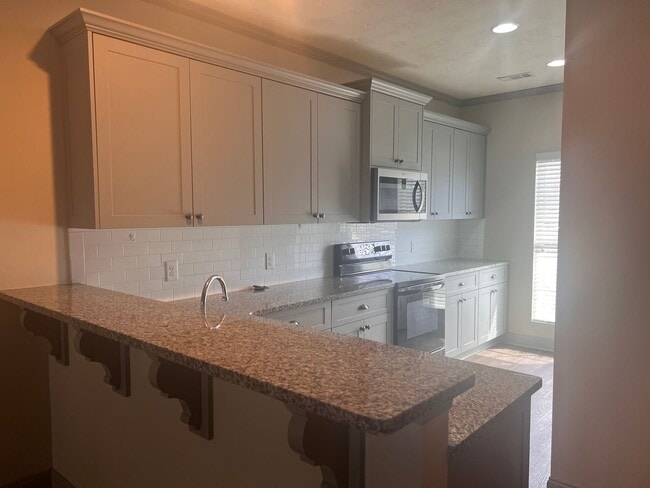 Building Photo - 721 Buddy Ct