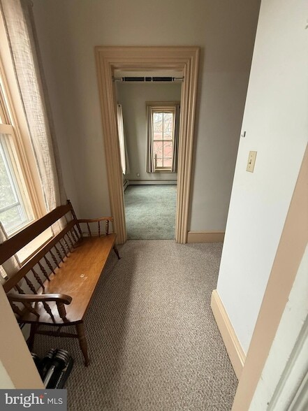 Building Photo - 216 Main St