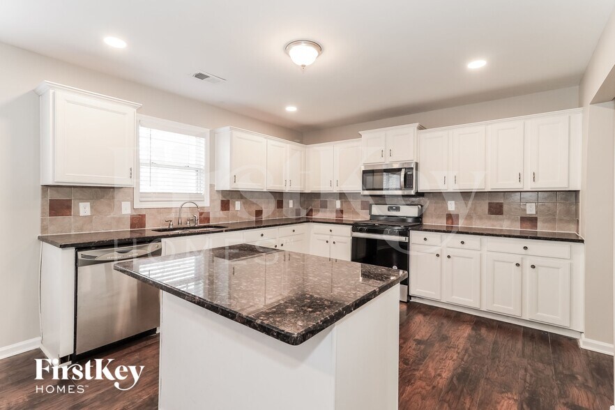 Building Photo - 3659 Devon Park Ln NW