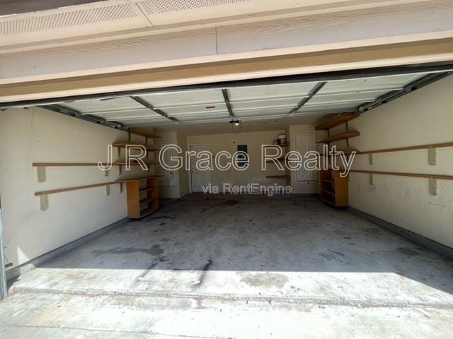 Building Photo - 6401 Serena Ln