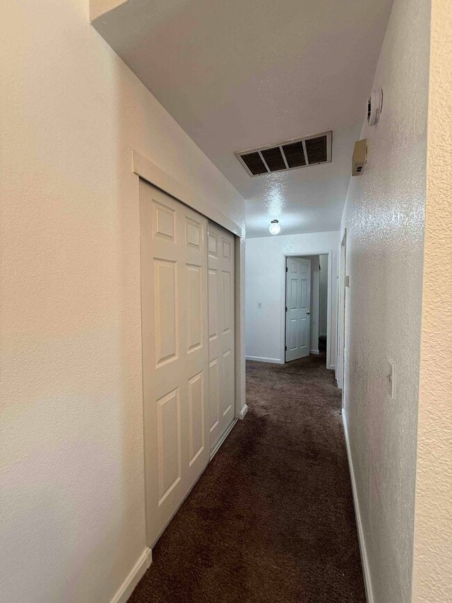 Building Photo - Elk Grove 3 Bed 2 Bath