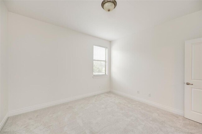 Building Photo - 3007 Sea Jay Dr