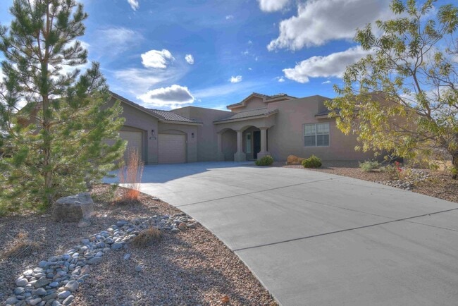 Primary Photo - Meriposa Masterpiece